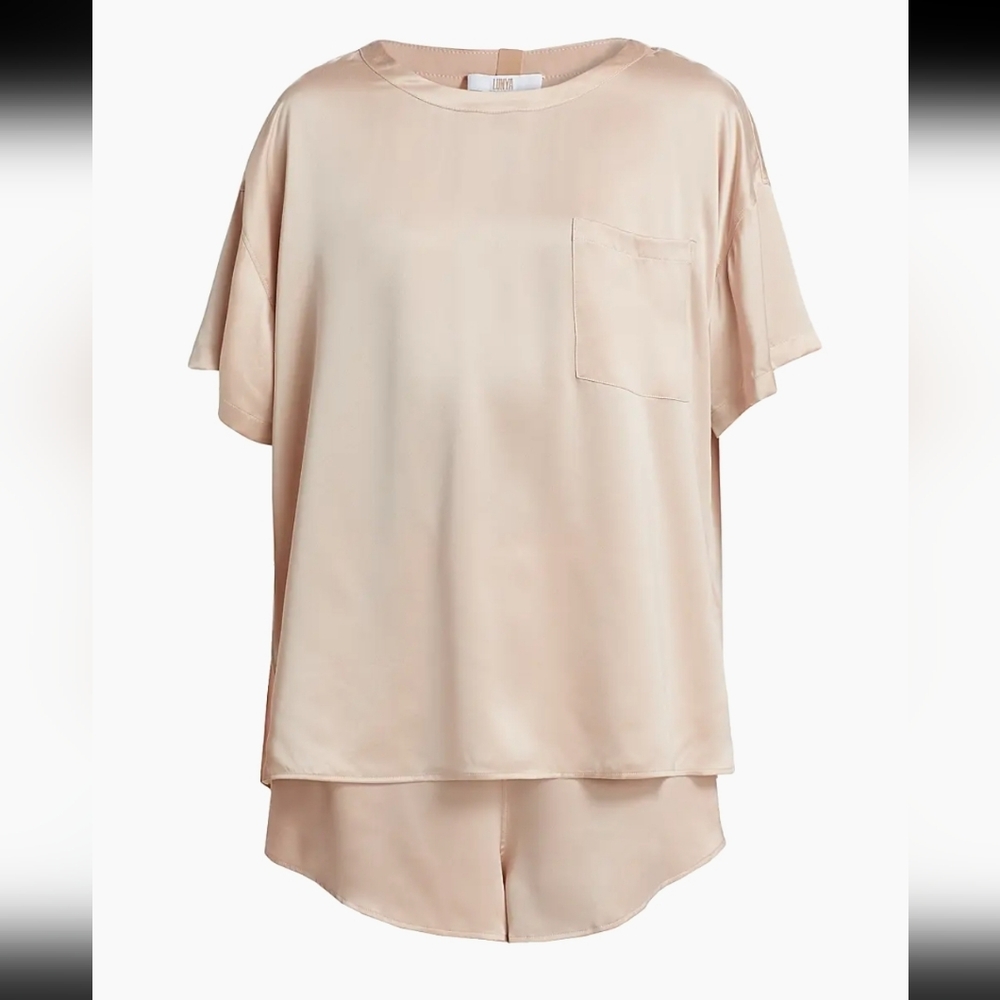 NWOT LUNYA  WASHABLE SILK T-SHIRT&SHORTS  SET  SZ;MEDIUM